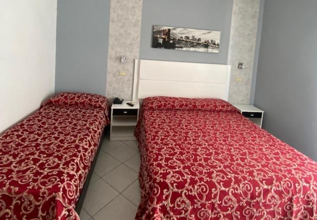 Residence Hotel Mizar - Camera Tripla - 2