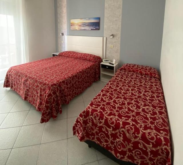 Residence Hotel Mizar - Camera Tripla - 1