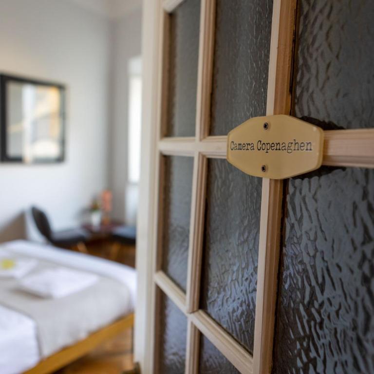 FuordArno Bed & Breakfast - Camera Matrimoniale con Vista Città e Bagno Privato Esterno - 12