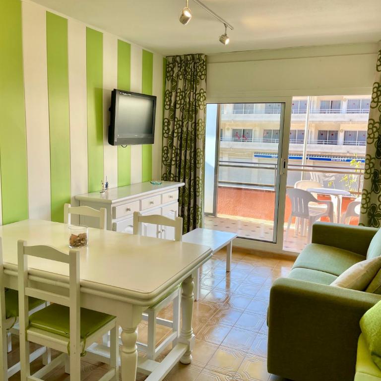 ALMA BEACH ESTARTIT - Two-Bedroom Apartment - 5