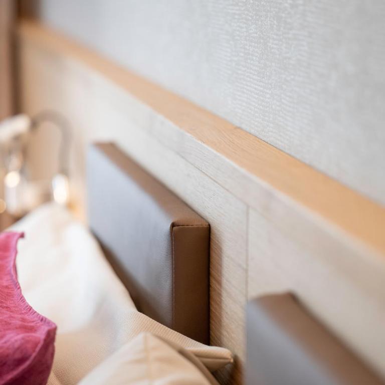 Hotel Gädi - Zimmer mit Queensize-Bett und Balkon - 7