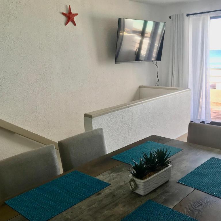 Cancun Hotel Zone, Beachfront 2 BR Apartment - Prime Location - Two-Bedroom Apartment - 6