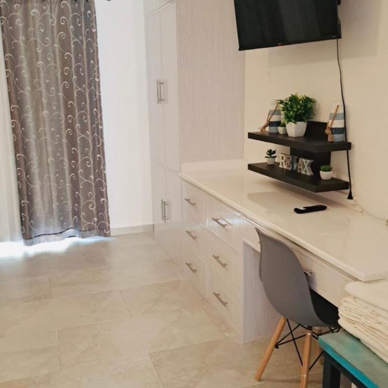 Cancun Hotel Zone, Beachfront 2 BR Apartment - Prime Location - Two-Bedroom Apartment - 15