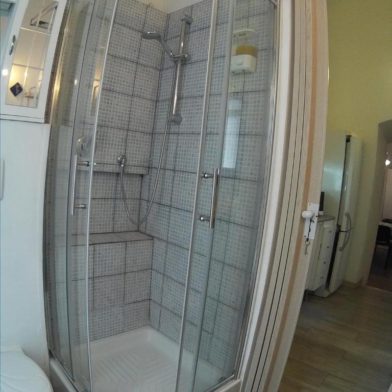 Very central apartment, by shops, restaurants - Appartamento con Balcone - 16