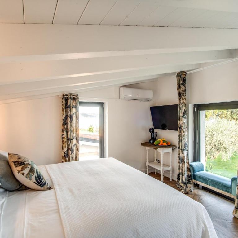 Vigna Caio Relais & Spa - Double King Room with Terrace - 6