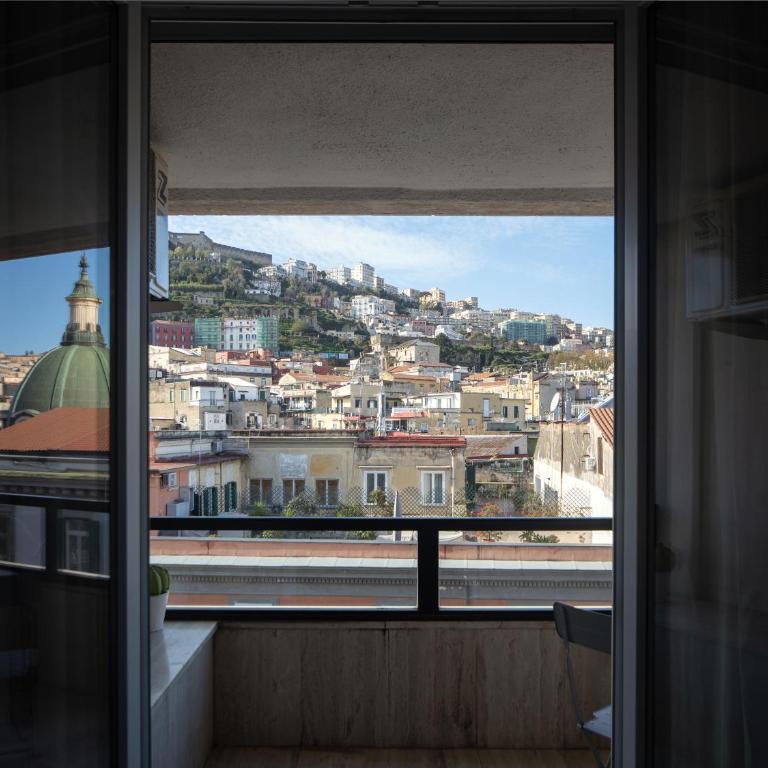 Salotto Borbonico - Camera Matrimoniale Deluxe con Balcone - 7