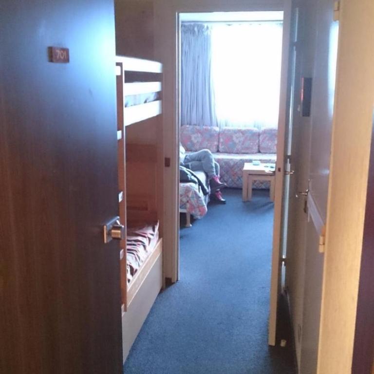 ALAIN - One-Bedroom Apartment - 11