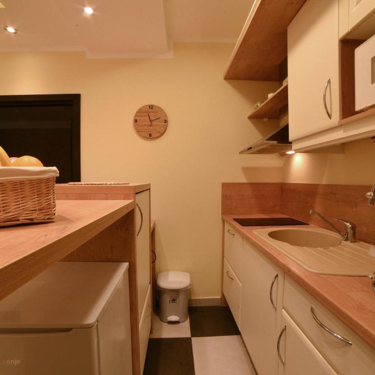 JollyKop Apartments - One-Bedroom Apartment with Mountain View - 14