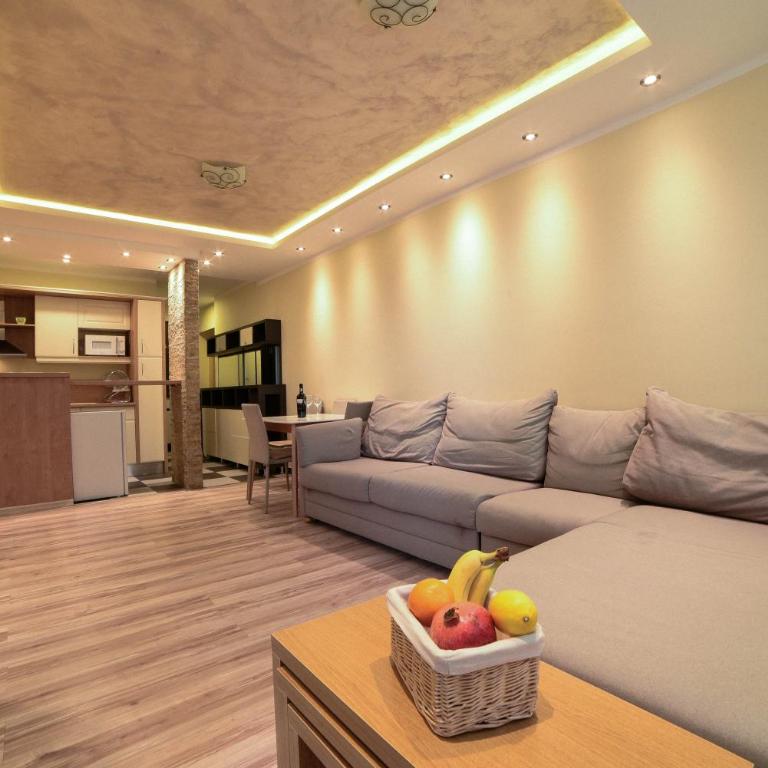 JollyKop Apartments - One-Bedroom Apartment with Mountain View - 2