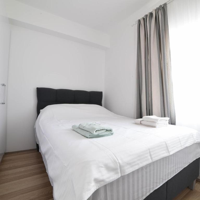 JollyKop Apartments - One-Bedroom Apartment - 6