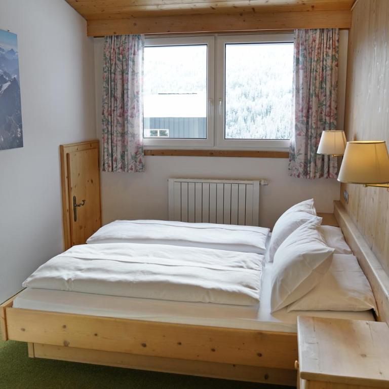 Piz Alpin B&B - Camera Quadrupla - 1