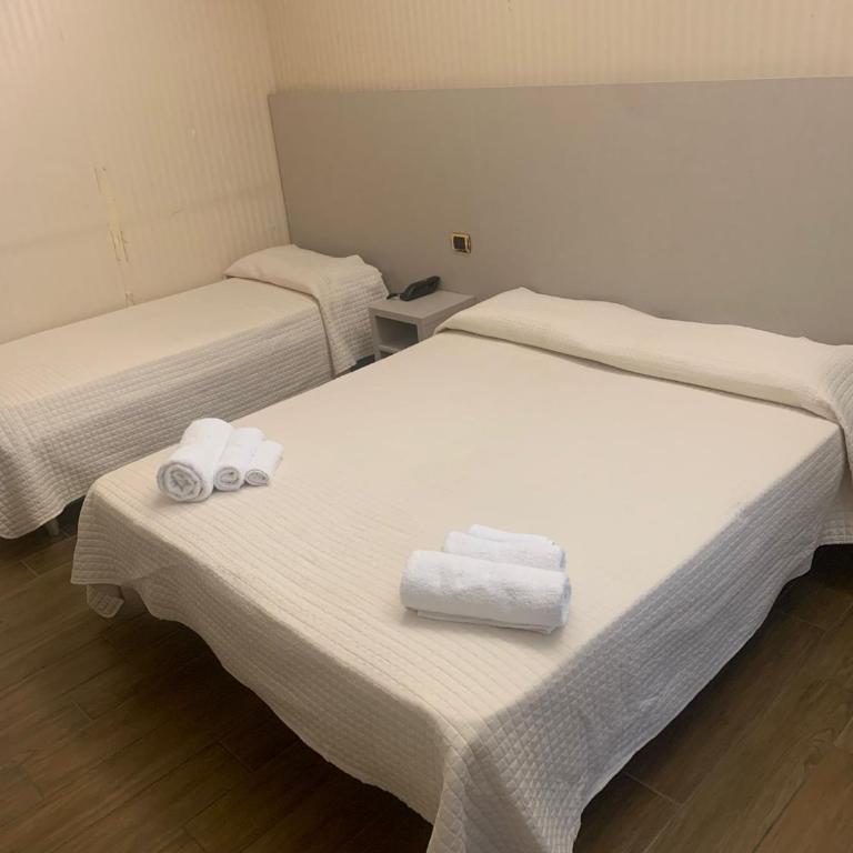 Hotel Royal Plaza - Camera Tripla Comfort - 2