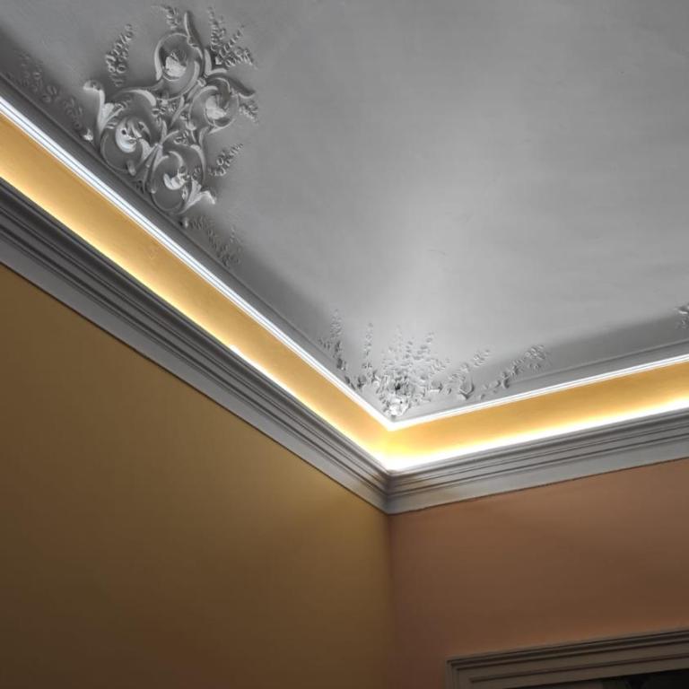 Central Suites Catania - Queen Room with Balcony - 20