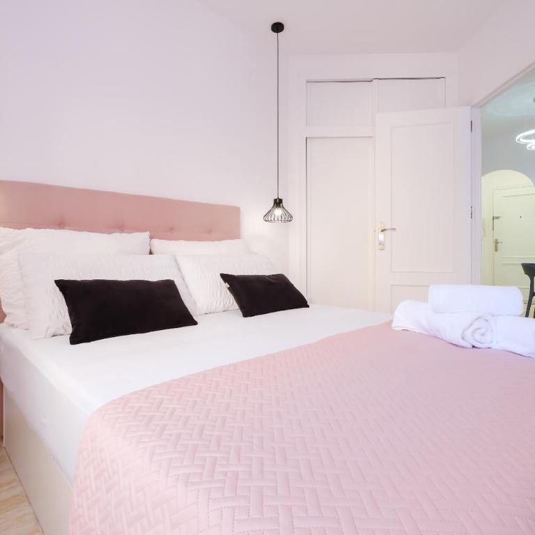 Holiday Suite Eleonora - One-Bedroom Apartment - 17