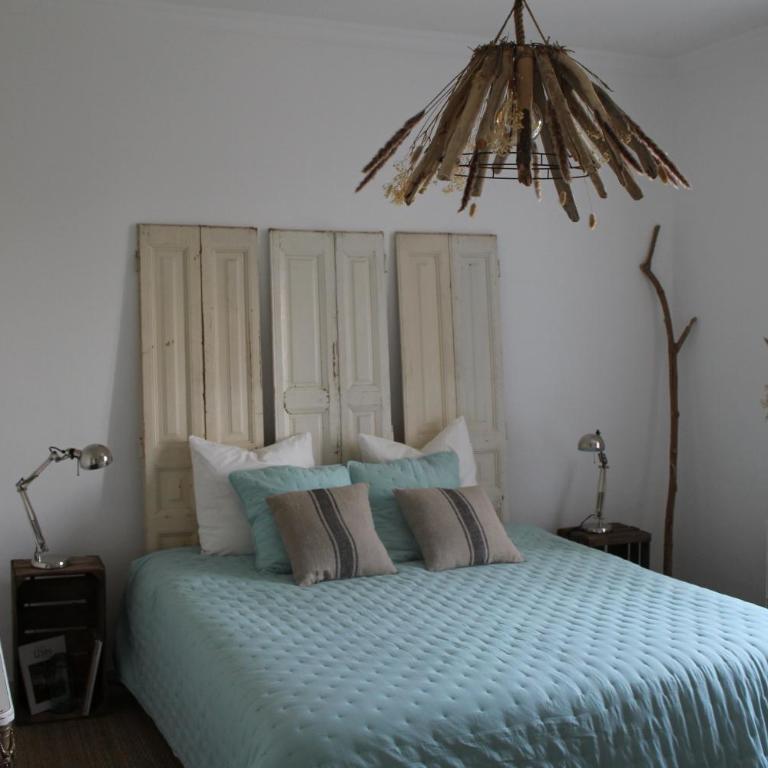 Mas Les Romarins, 10 min d'Uzès, piscine et grand jardin clos, jeux, nid de repos et base pour activités dans le Gard - Villa - Vue sur Jardin - 14