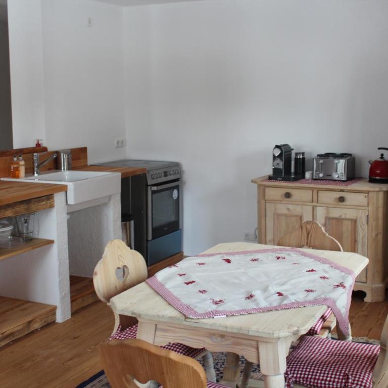 Landhaus Hickman - Apartment mit Balkon - 8