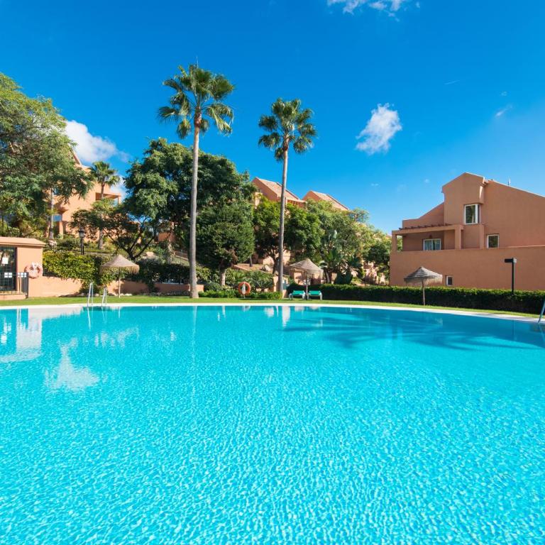 RentAndHomes Marbella Golf Elviria - Apartamento de 2 dormitorios - 1