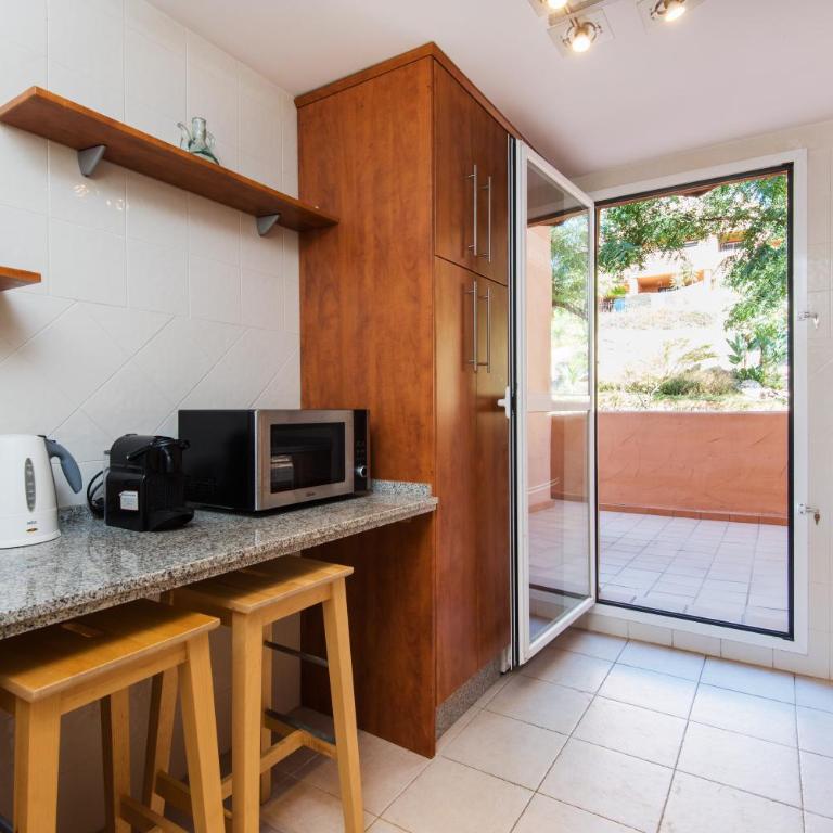 RentAndHomes Marbella Golf Elviria - Apartamento de 2 dormitorios - 24