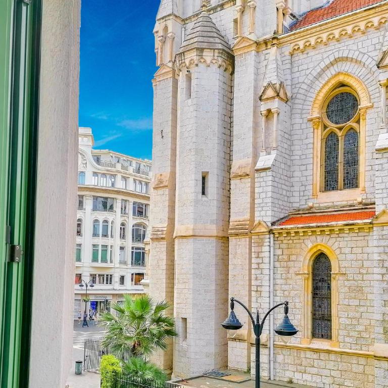 Hôtel Du Centre, un hôtel AMMI - Suite Junior con vistas a Notre Dame - 6