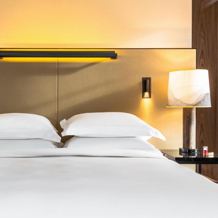 Hyatt Paris Madeleine - Chambre Lit Queen-Size Deluxe - 3