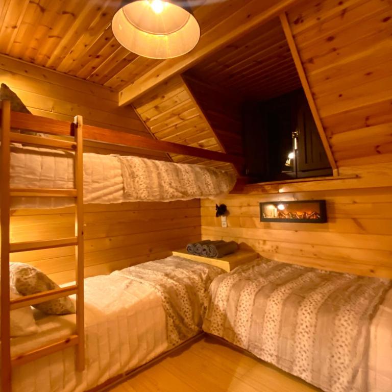AlquilaEasy Abetos - Preciosa cabaña con vistas a la montaña - Chalet de 3 dormitorios - 40