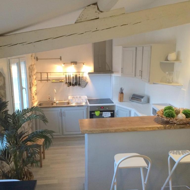 T2bis lumineux, Intra Muros Avignon - Two-Bedroom Apartment - 4