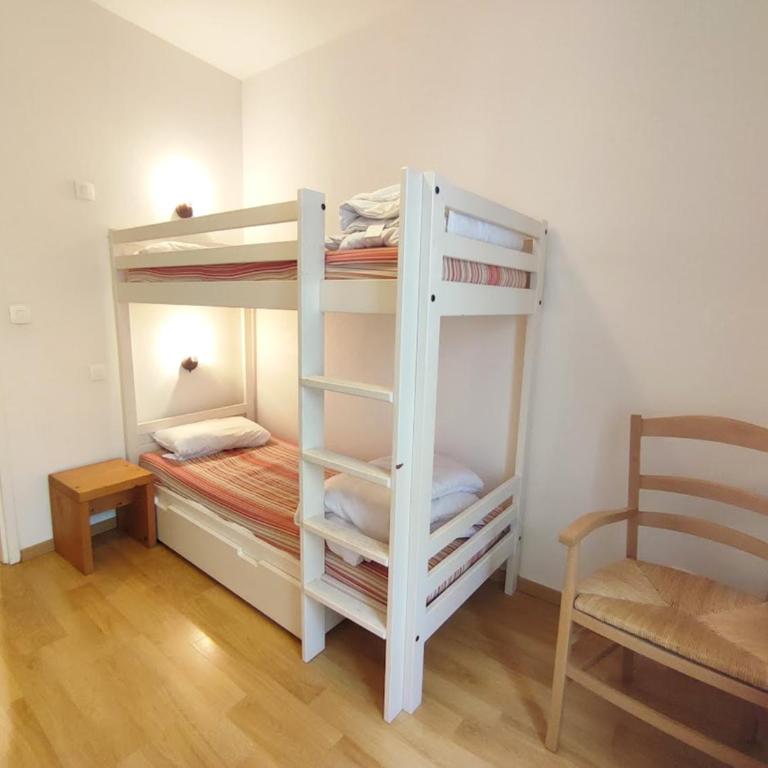 Zénitude, T3, centre Luchon, wifi, casier à skis, ascenseur, 6 personnes - Apartamento de 2 dormitorios - 8