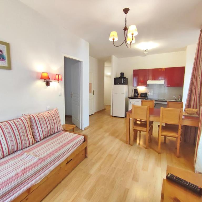 Zénitude, T3, centre Luchon, wifi, casier à skis, ascenseur, 6 personnes - Apartamento de 2 dormitorios - 3