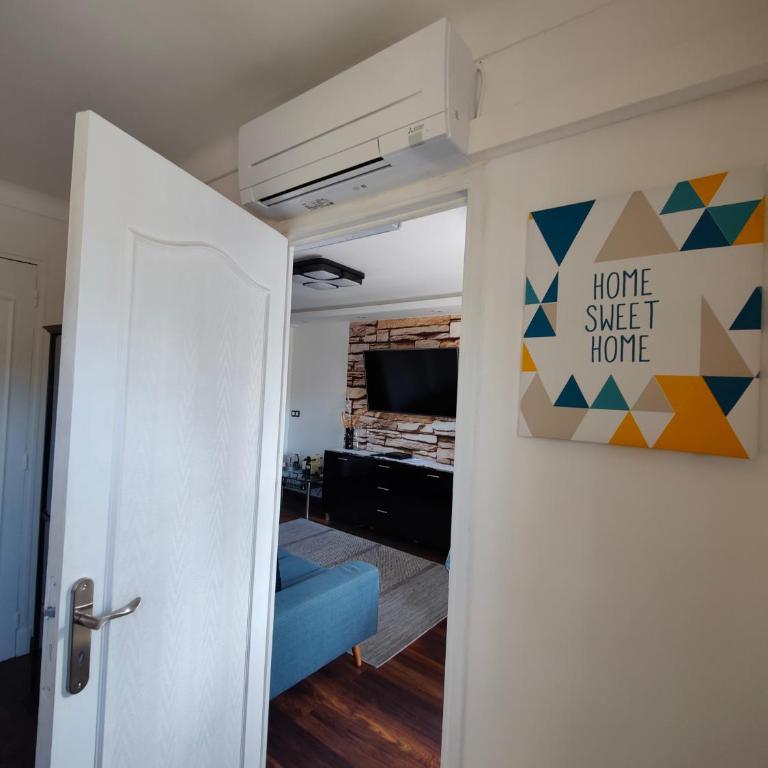 Charming AC 2-bedroom apartment Antibes city center family, couples friendly - Two-Bedroom Apartment - 18
