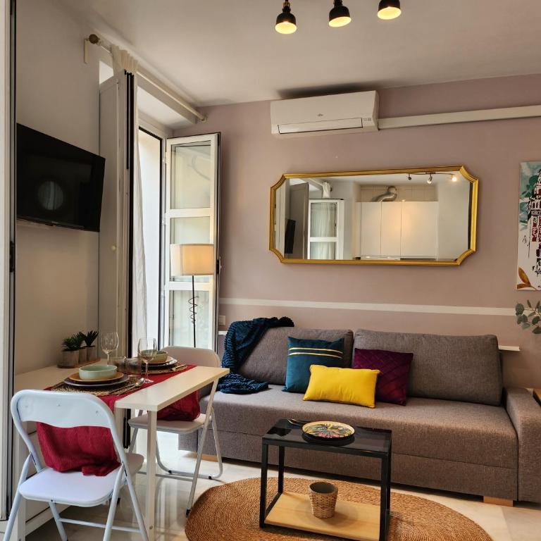 Balcony Sol - Lovely Center Apartments Seville - One-Bedroom Apartment - 41