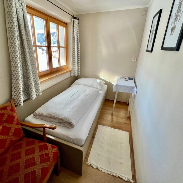 Lech Hostel - Budget Einzelzimmer mit Gemeinschaftsbad - 1