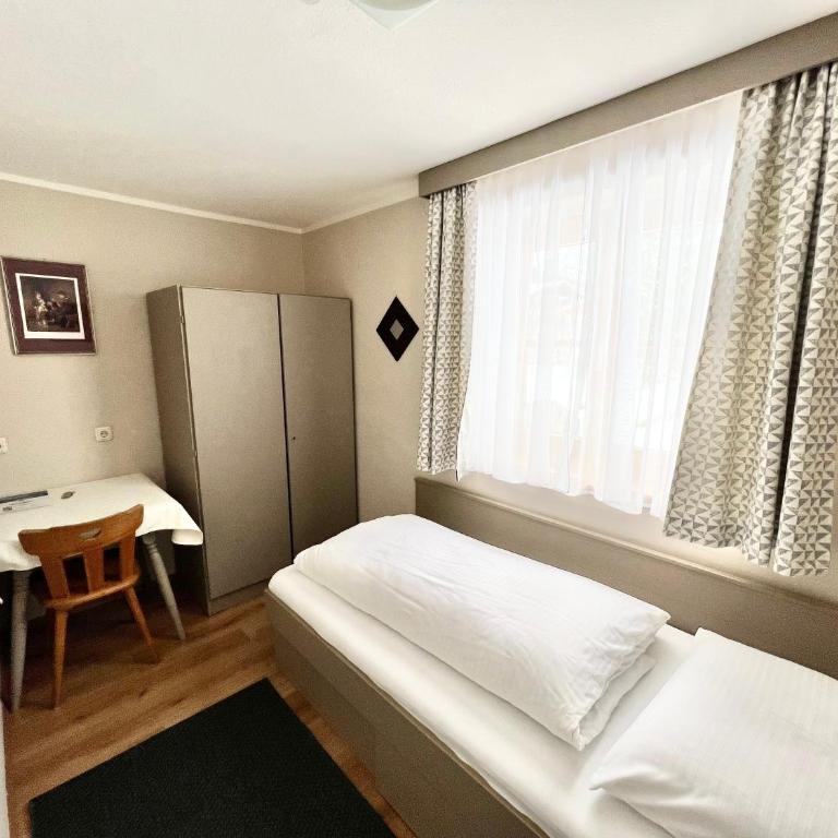 Lech Hostel - Budget Einzelzimmer mit Gemeinschaftsbad - 2