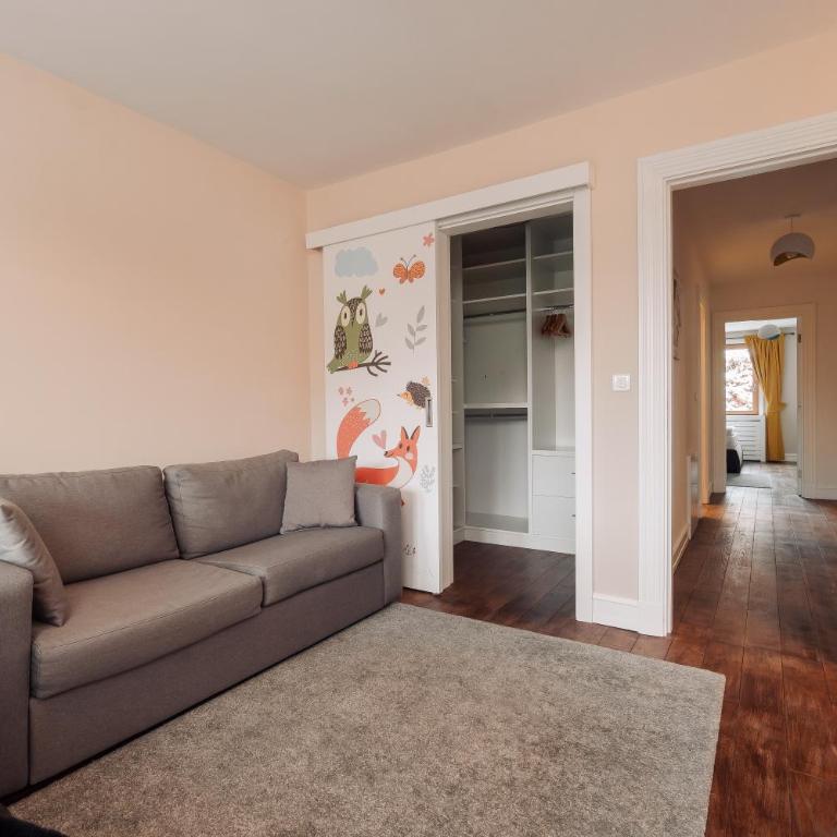 Super G - VUCCKO - Three-Bedroom Apartment - 62
