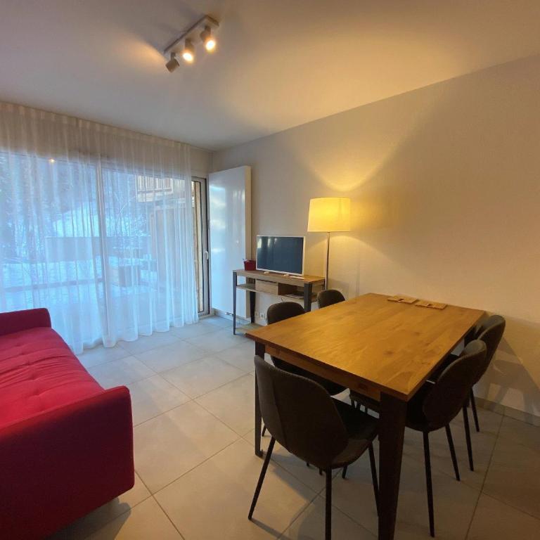 Appartement lumineux et contemporain avec parking privé, proche télécabine du Linga - FR-1-693-48 - Appartement - 9