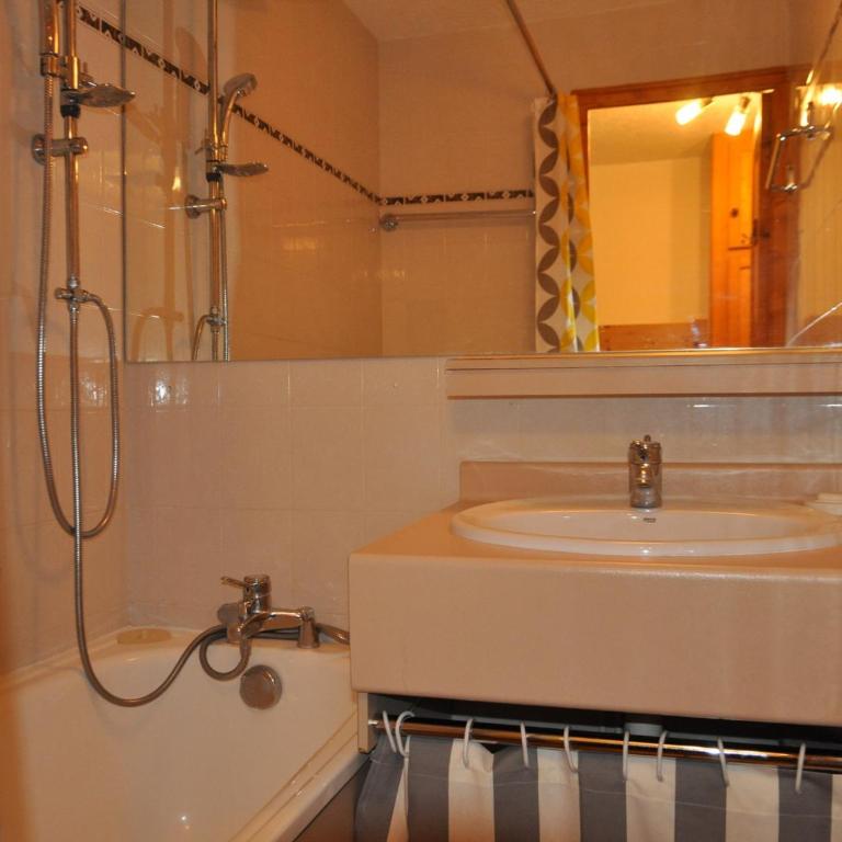 Charmant appartement à Petit-Châtel avec animaux admis - FR-1-693-15 - Apartment - 2