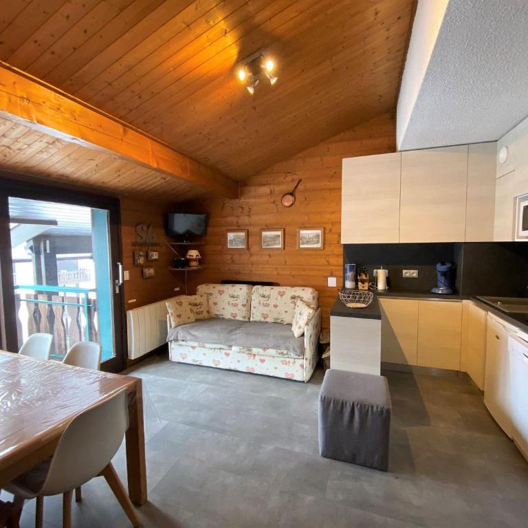 Appartement cosy près des pistes avec WIFI et parking - FR-1-693-18 - Appartement - 1