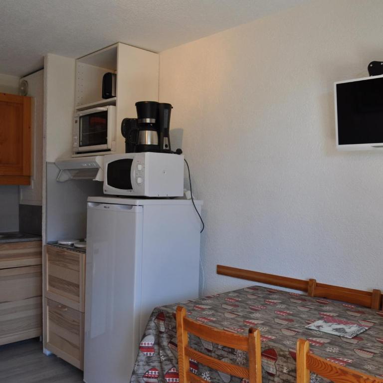 Charmant appart proche village avec parking - FR-1-693-52 - Appartement - 5