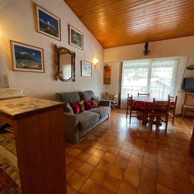Spacieux appartement proche télésièges Vonnes avec balcon - FR-1-693-55 - Studio - 1