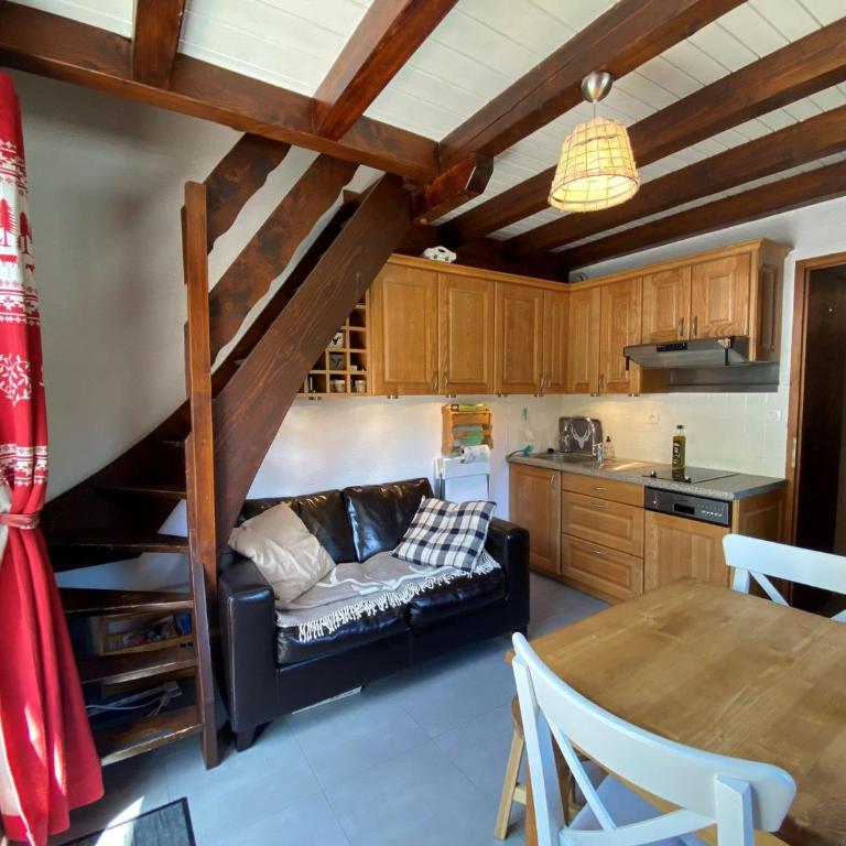 Chalet proche des pistes, avec wifi et parking - FR-1-693-70 - Appartement - 3