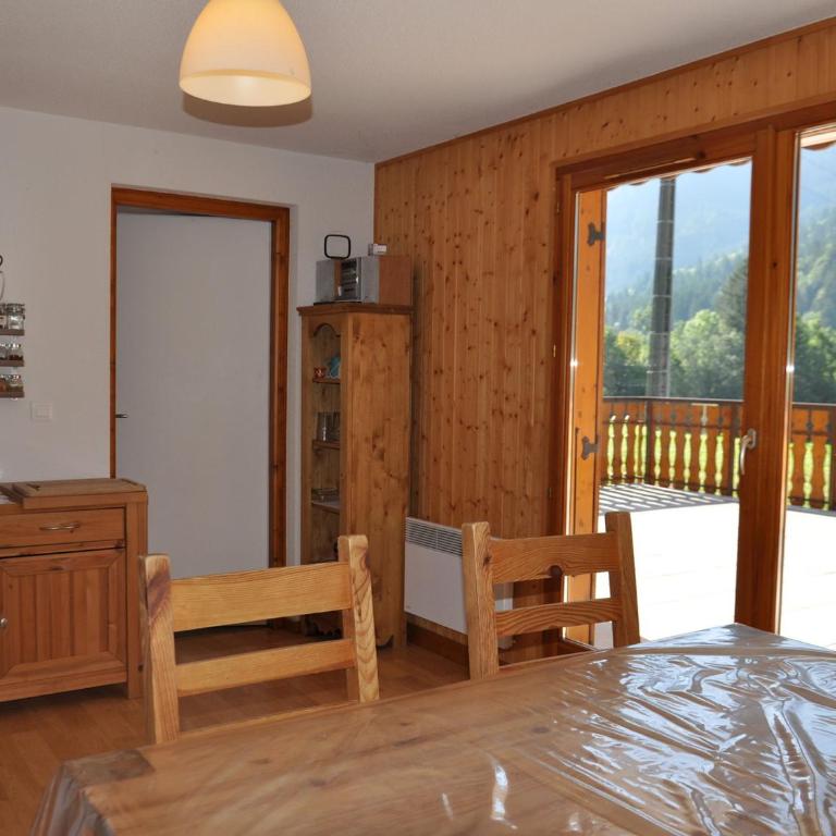 Appartement RDC avec 2 chambres et grande terrasse sud - Apartment mit 2 Schlafzimmern - 2