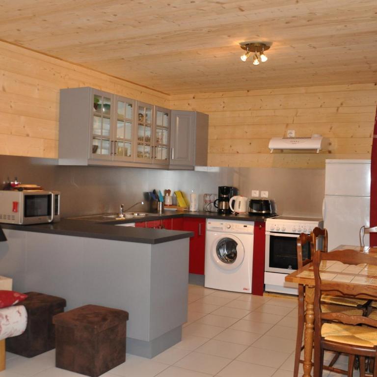 Charmant appartement avec terrasse, parking couvert et WIFI - Apartment mit 2 Schlafzimmern - 1