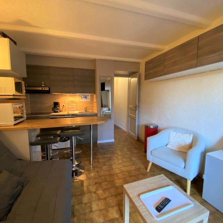 Studio confortable proche des pistes avec parking privé - FR-1-693-88 - Studio - 2