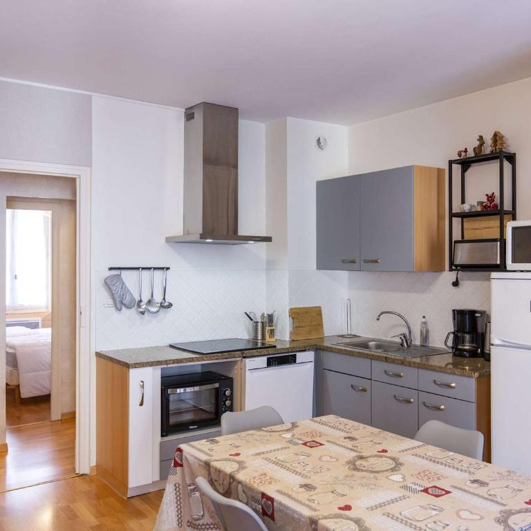Appartement rénové 4-6 pers, centre-ville Cauterets avec balcon et wifi, à 600m des pistes - FR-1-401-249 - Appartement - 2