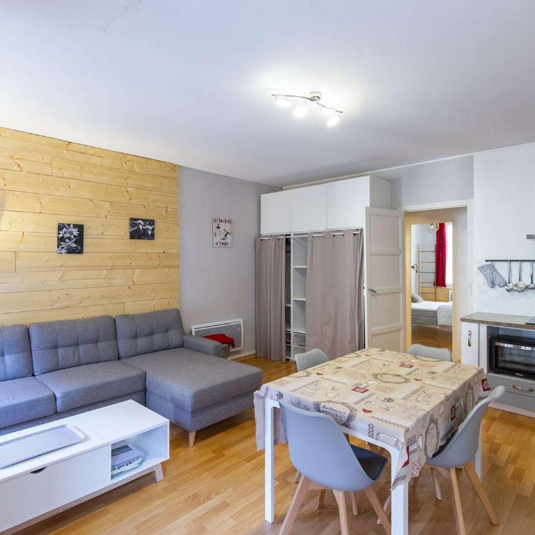 Appartement rénové 4-6 pers, centre-ville Cauterets avec balcon et wifi, à 600m des pistes - FR-1-401-249 - Appartement - 4