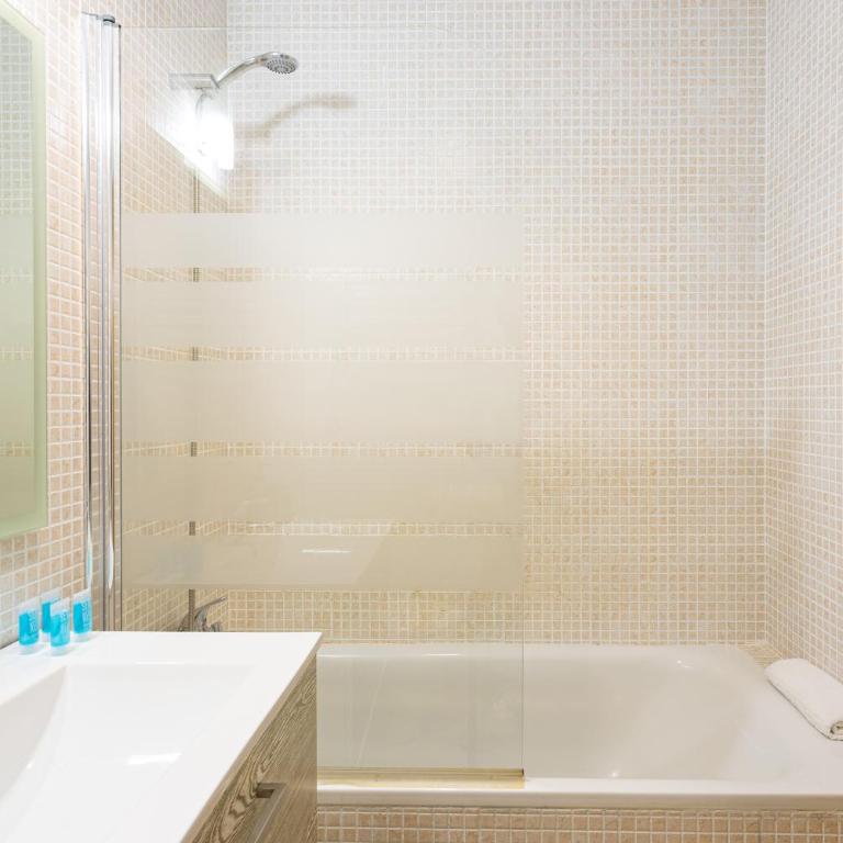 Holidays2Malaga Carrera Capuchinos Aircon Downtown & Parking Optional - Apartamento de 1 dormitorio - 12