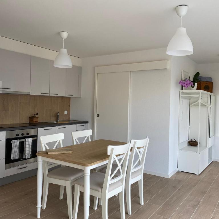 Le Hameau du Montchervet - Vierbettzimmer mit Terrasse - 6
