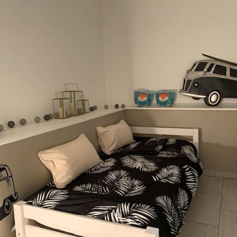 Appartement Vintage 90 m2 DUPLEX classé - Three-Bedroom Apartment - 24