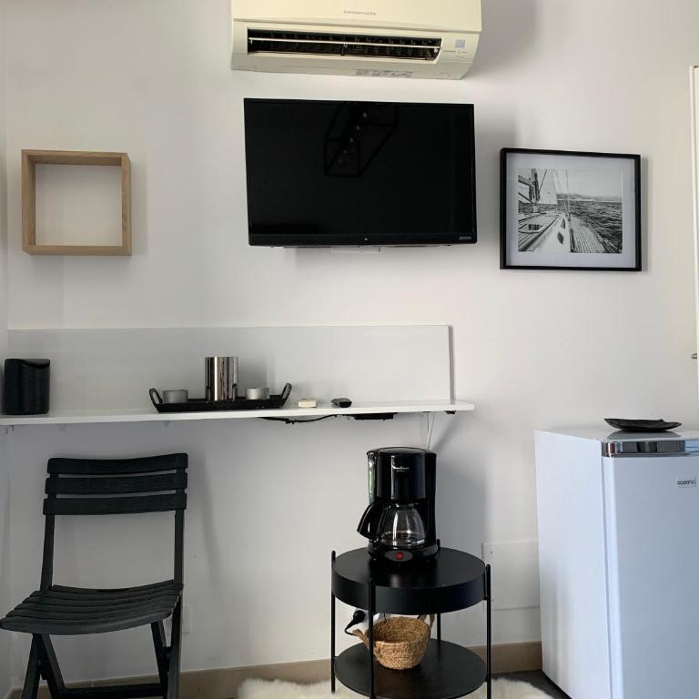 Résidence de bien être avec piscine et Jaccuzi à 2 pas de la plage et du centre ville - Studio avec Terrasse - 13