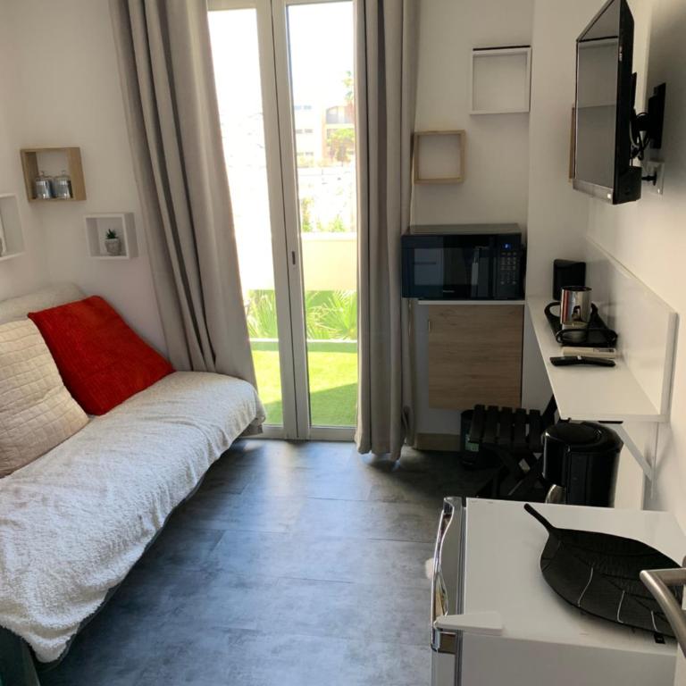 Résidence de bien être avec piscine et Jaccuzi à 2 pas de la plage et du centre ville - Studio avec Terrasse - 10