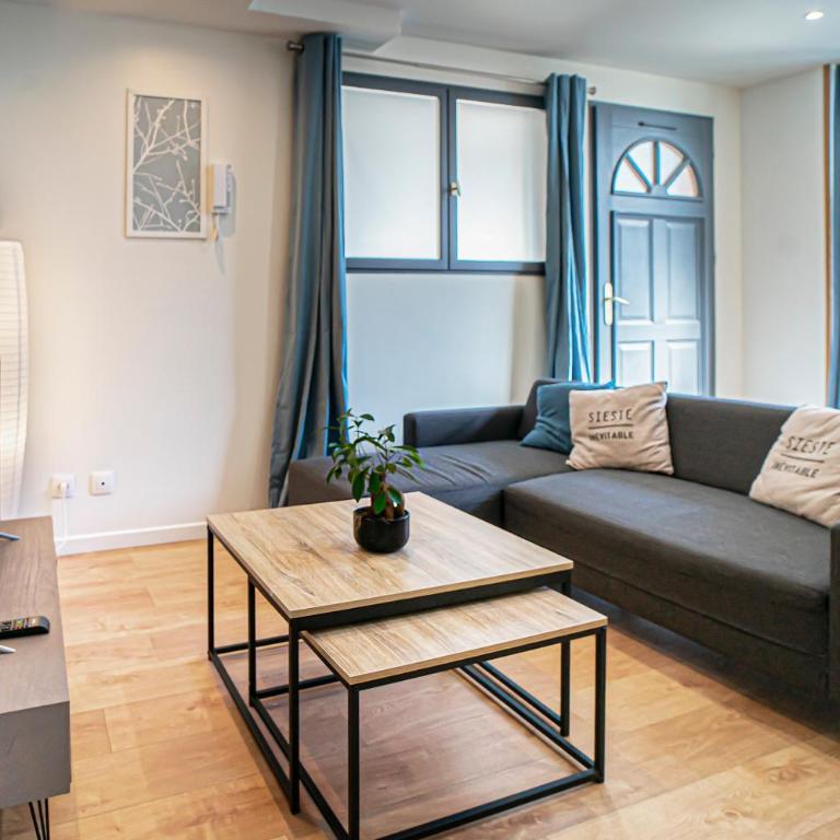 ONLOC - Proche Halles Appart - 2 chbres - Parking - Appartement 2 Chambres - 6